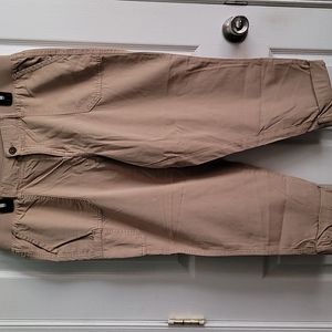 Westport Size 16 Tan Cargo Capri
